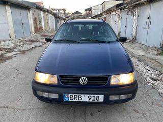 Volkswagen Passat foto 2