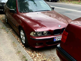 BMW 5 Series foto 3