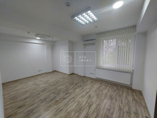 Chirie, oficiu, Centru, str. A. Puşkin, 75 m.p., 730€ foto 1