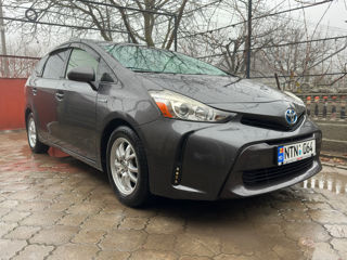 Toyota Prius v