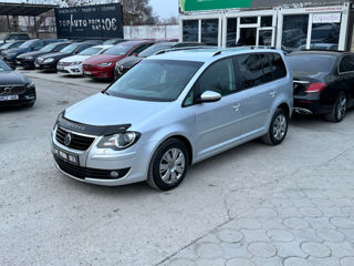 Volkswagen Touran foto 3