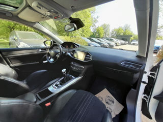 Peugeot 308 foto 2