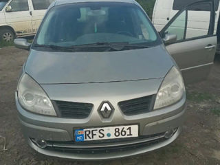 Renault Grand Scenic foto 2