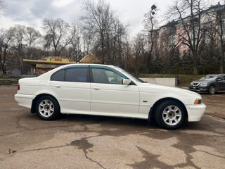 BMW 5 Series foto 4