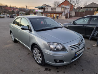 Toyota Avensis foto 1