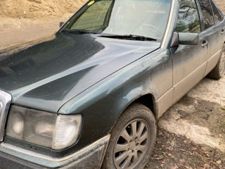 Mercedes Series (W124) foto 2