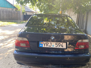 BMW 5 Series foto 3