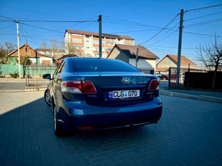 Toyota Avensis foto 6