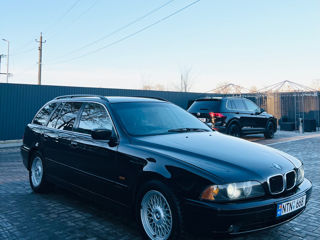 BMW 5 Series foto 1