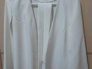 Продам белый модный костюм foto 2
