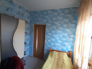 Vând jumătate de casa în stare buna ! foto 7