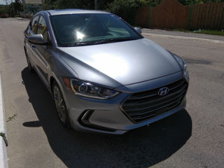 Hyundai Elantra foto 2