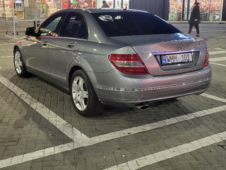 Mercedes C-Class foto 3