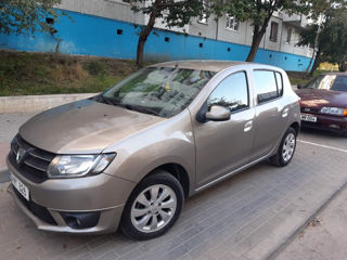 Dacia Sandero foto 2