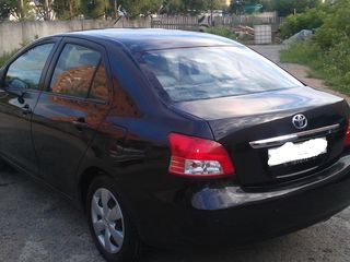 Toyota Yaris foto 1