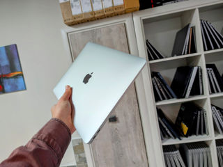 MacBook Air Retina 2022 (Apple M1/16Gb Ram/256Gb SSD/13.3" Retina) foto 14