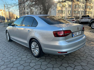 Volkswagen Jetta foto 6