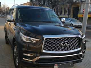 Infiniti QX80 foto 2