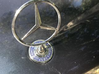 Знак mercedes