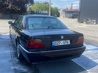 BMW 7 Series foto 1