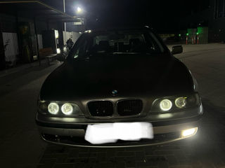 BMW 5 Series foto 6