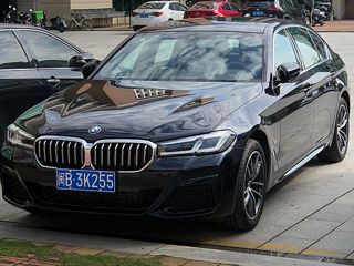 BMW 5 Series foto 1