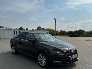 Skoda Superb foto 3