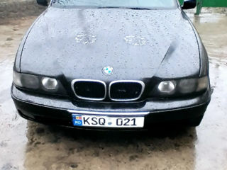 BMW 5 Series foto 2