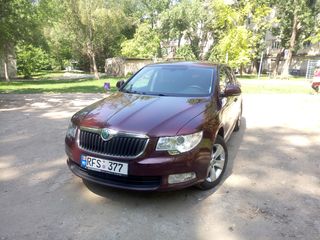 Skoda Superb foto 1