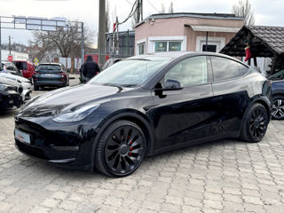 Tesla Model Y foto 5