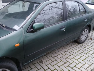 Nissan Almera foto 4