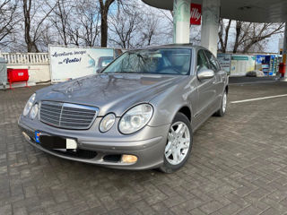 Mercedes E-Class foto 1