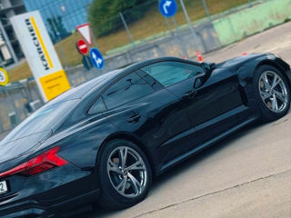 Audi E-tron GT foto 1