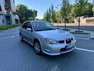 Subaru Impreza foto 2