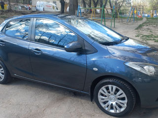 Mazda 2 foto 2