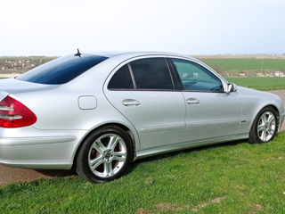 Mercedes E-Class foto 5