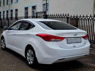 Hyundai Elantra foto 7