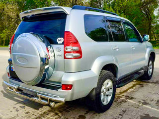 Toyota Land Cruiser Prado foto 4