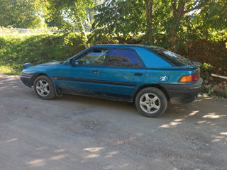 Mazda 323 foto 2