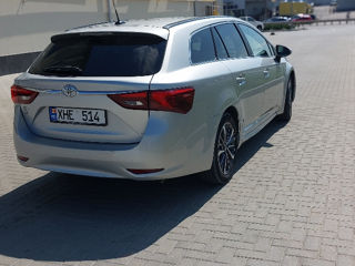 Toyota Avensis foto 5