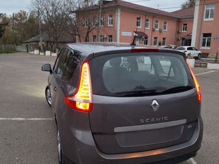 Renault Grand Scenic foto 3