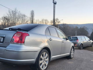 Toyota Avensis foto 7