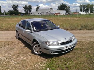 Renault Laguna foto 2