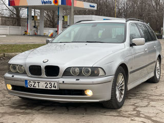 BMW 5 Series foto 2