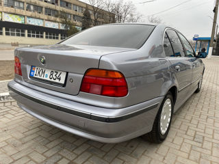 BMW 5 Series foto 1