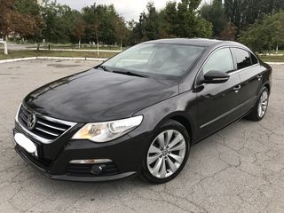 Volkswagen Passat CC foto 1