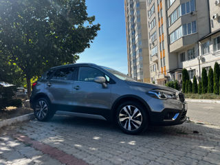 Suzuki S-Cross foto 2