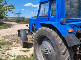 Se vinde tractor foto 3