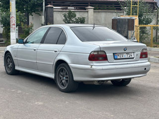 BMW 5 Series foto 6