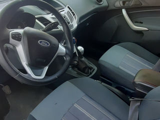 Ford Fiesta 5D